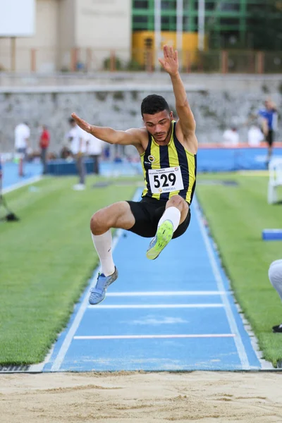 Istanbul Turquía Agosto 2020 Atleta Indefinido Saltando Triple Durante Las —  Fotos de Stock