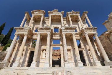 Efes Antik Kenti 'ndeki Celsus Kütüphanesi, Selcuk Kasabası, İzmir Kenti, Türkiye