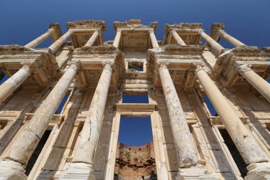 Efes Antik Kenti 'ndeki Celsus Kütüphanesi, Selcuk Kasabası, İzmir Kenti, Türkiye