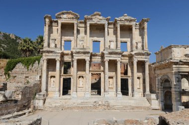 Efes Antik Kenti 'ndeki Celsus Kütüphanesi, Selcuk Kasabası, İzmir Kenti, Türkiye