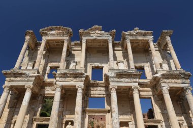 Efes Antik Kenti 'ndeki Celsus Kütüphanesi, Selcuk Kasabası, İzmir Kenti, Türkiye