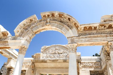 Efes Antik Kenti, İzmir 'deki Hadrian Tapınağı, Türkiye