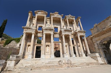 Efes Antik Kenti 'ndeki Celsus Kütüphanesi, Selcuk Kasabası, İzmir Kenti, Türkiye