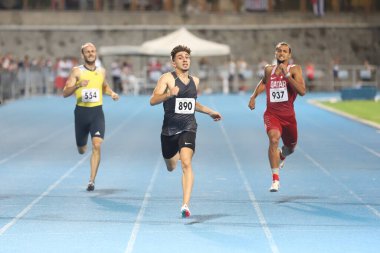 İSTANBUL, TURKEY - EYLÜL 04, 2020: Türkiye Atletizm Şampiyonası sırasında 100 metre koşan sporcular