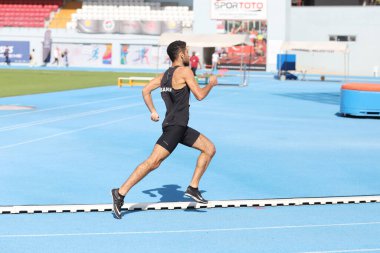 İSTANBUL, TURKEY - Eylül 05, 2020: Türkiye Atletizm Şampiyonası sırasında koşan tanımlanamayan sporcu