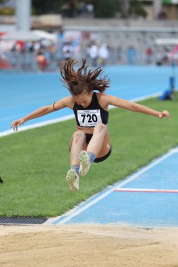 İSTANBUL, TURKEY - EYLÜL 05, 2020: Türkiye Atletizm Şampiyonası sırasında uzun atlayan tanımlanamayan sporcu