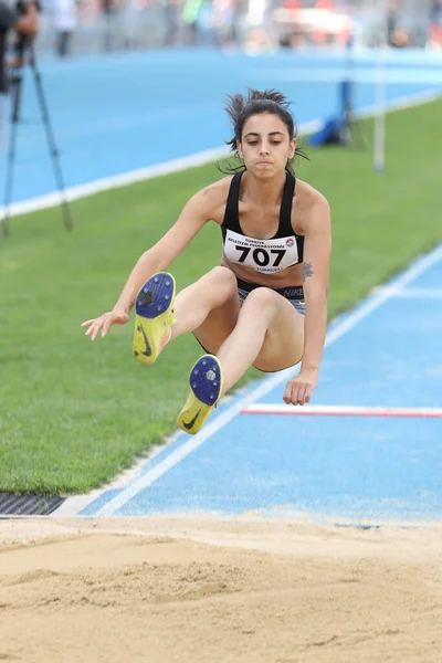 İSTANBUL, TURKEY - EYLÜL 05, 2020: Türkiye Atletizm Şampiyonası sırasında uzun atlayan tanımlanamayan sporcu