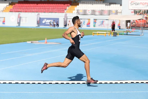 İSTANBUL, TURKEY - Eylül 05, 2020: Türkiye Atletizm Şampiyonası sırasında koşan tanımlanamayan sporcu