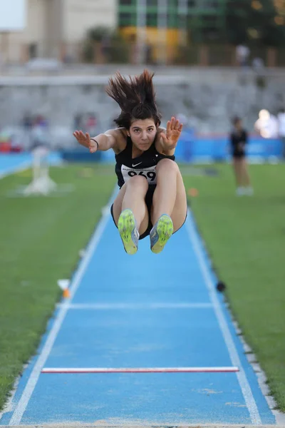 土耳其伊斯坦布尔 2020年9月5日 土耳其田径锦标赛期间的运动员跳远 — 图库照片