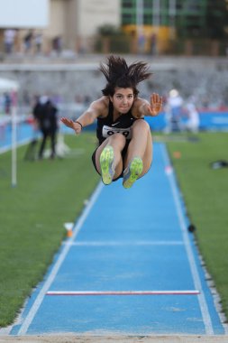 İSTANBUL, TURKEY - EYLÜL 05, 2020: Türkiye Atletizm Şampiyonası sırasında uzun atlayan tanımlanamayan sporcu