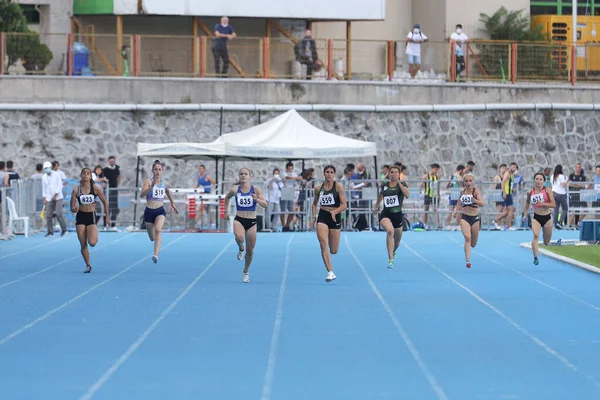 イスタンブール トルコ 2020年9月5日 トルコ陸上選手権で100Mを走る選手 — ストック写真