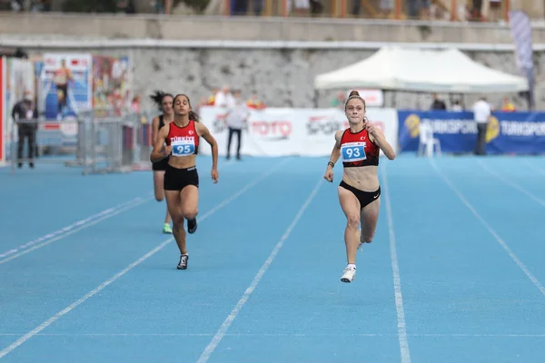 Istanbul Turkey 2020年9月13日 バルカンU20陸上競技選手権中に100メートルを実行している選手 — ストック写真