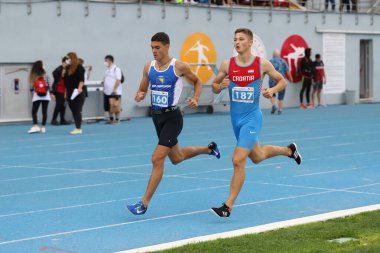 İSTANBUL, TURKEY - 13 Eylül 2020: Balkan U20 Atletizm Şampiyonası sırasında koşan sporcular