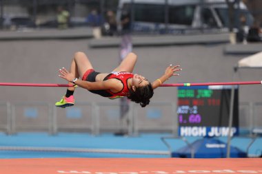 İSTANBUL, TURKEY - 13 Eylül 2020: Balkan U20 Atletizm Şampiyonası sırasında tanımlanamayan yüksek atlamacı