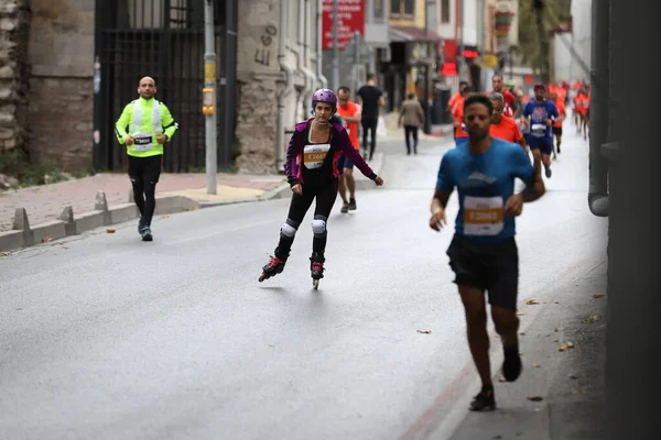 Istanbul Turkey Wrzesień 2020 Łyżwiarz Biegający Półmaraton Stambule Starym Mieście — Zdjęcie stockowe