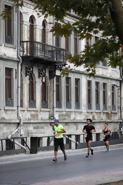 Istanbul Turquía Septiembre 2020 Atletas Corriendo Media Maratón Estambul Casco — Foto de Stock