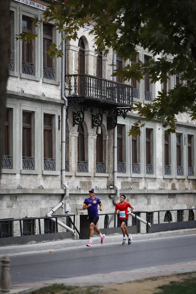 伊斯坦布尔伊斯坦布尔 土耳其 2020年9月20日 伊斯坦布尔旧城的半程马拉松运动员 — 图库照片