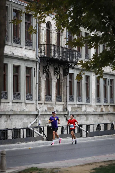 Istanbul Turquía Septiembre 2020 Atletas Corriendo Media Maratón Estambul Casco — Foto de Stock