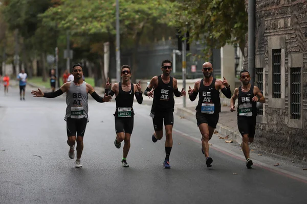 Istanbul Turquía Septiembre 2020 Atletas Corriendo Media Maratón Estambul Casco —  Fotos de Stock