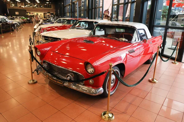 Istanbul Turquía Septiembre 2020 Exhibición Coches Clásicos Rojos Museo Industrial — Foto de Stock