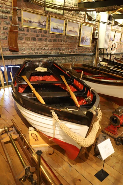 Istanbul Turquía Septiembre 2020 Barco Clásico Museo Industrial Rahmi Koc —  Fotos de Stock