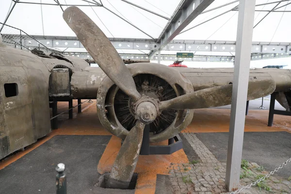 Istanbul Turkey 2020年9月20日 ラームM コック工業博物館でB24Dハドリーハーレムのエンジン ハドリー ハーレムは1943年にアンタルヤ近くで解体され 1995年に救助された — ストック写真