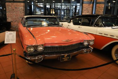 İSTANBUL, TURKEY - 20 Eylül 2020, 1960 Cadillac Rahmi M. Koç Endüstri Müzesi 'nde sergileniyor.