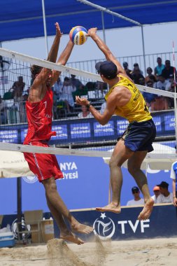 ANTALYA, TURKIYE - 15 Haziran 2025: Alanya 'da düzenlenen Dünya Sahili Pro Tour Yarışması sırasında tanımlanamayan sporcu