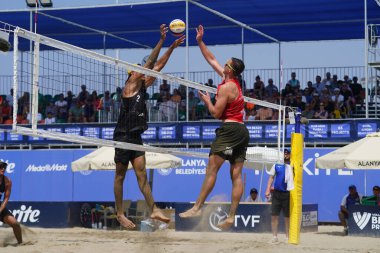 ANTALYA, TURKIYE - 15 Haziran 2025: Alanya 'da düzenlenen Dünya Sahili Pro Tour Yarışması sırasında tanımlanamayan sporcu