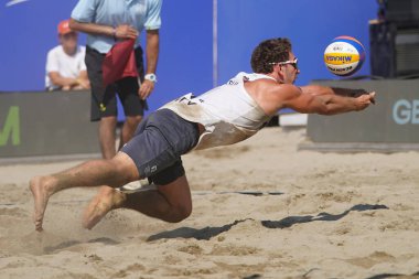 ANTALYA, TURKIYE - 13 Haziran 2025: Alanya 'daki Dünya Sahili Pro Tour Yarışması sırasında tanımlanamayan sporcu