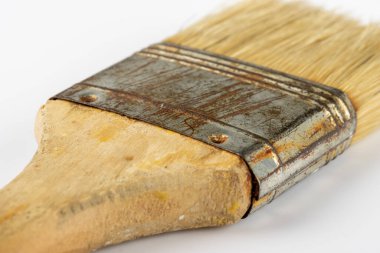 Eski paslı boya fırçası, yakın plan.