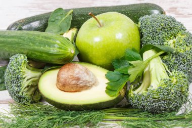 Doğal yeşil bileşenler veya kaynak vitamin ve mineral olarak ürünler, sağlıklı beslenme kavramı