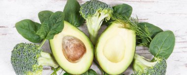 Doğal yeşil bileşenler veya kaynak vitamin ve mineral olarak ürünler, sağlıklı beslenme kavramı