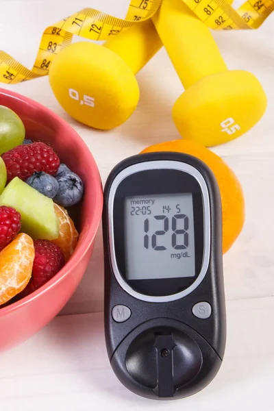 Fresh Fruit Salad Glucometer Result Sugar Level Tape Measure Dumbbells — Stock Photo, Image