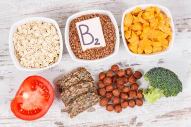 B2 vitamini, besin lifleri ve mineraller içeren besin maddeleri, sağlıklı beslenme konsepti