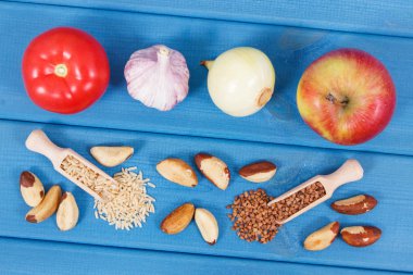 Doğal malzemeler veya ürünler kaynak selenyum, vitamin, mineral ve beslenme lifleri, sağlıklı beslenme konsepti