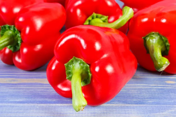 Fresh Red Peppers Lying Purple Boards Concept Healthy Nutrition — Stock Photo, Image