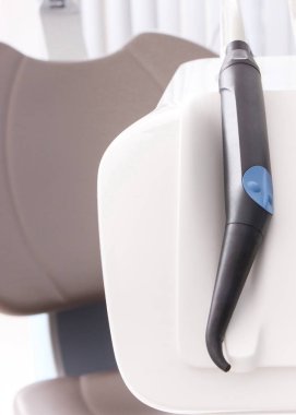 Diş aksesuarları ve sandalye stomatology ofiste diş hekimleri tarafından kullanma