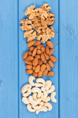 Kaynak vitamin B7, diyet lifi ve doğal mineraller, besleyici yemek kavramı olarak çeşitli fındık