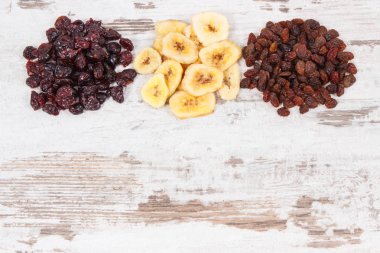 Maddeler veya kaynak karbonhidrat, lif, vitamin ve mineraller, kopya alanı metin rustik tahtada için ürünler