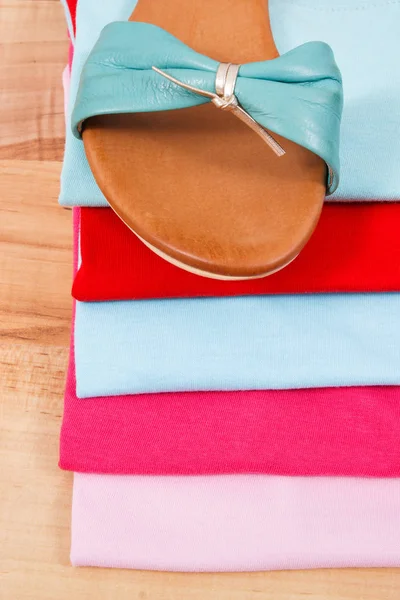 Camisas Algodón Coloridas Sandalia Cuero Para Mujer —  Fotos de Stock