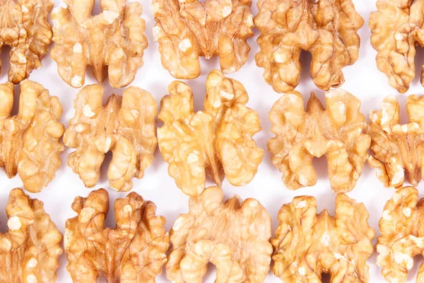 Ceviz olarak demir, omega 3 asit, doymamış yağ, vitamin ve mineral içeren ceviz, sağlıklı beslenme konsepti