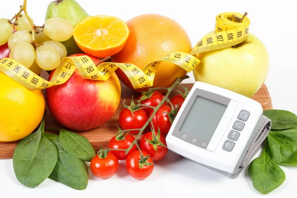 Blutdruckmessgerät Frisches Reifes Obst Mit Gemüse Und Maßband Gesunder Lebensstil — Stockfoto