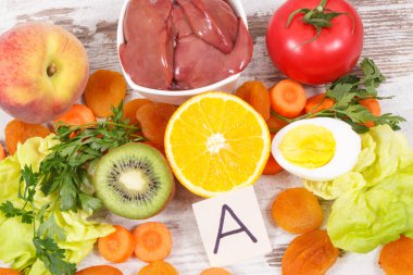 A vitamini, beslenme lifleri ve doğal mineraller, sağlıklı beslenme kavramı olarak ürünler veya malzemeler