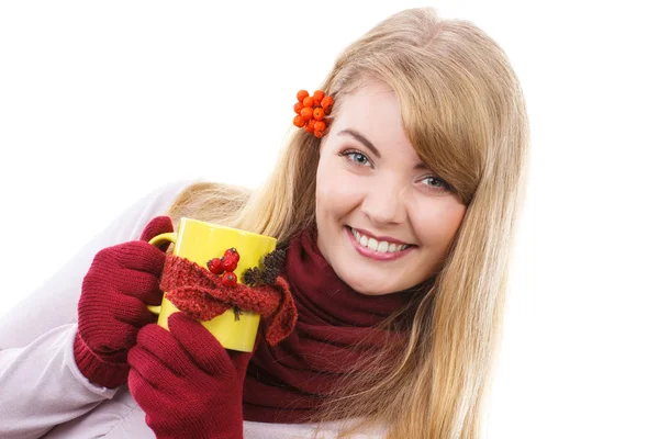 Feliz Chica Sonriente Con Remo Pelo Con Chal Lana Guantes — Foto de Stock