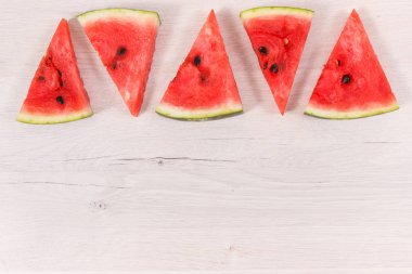 Dilim taze karpuz, sağlıklı lezzetli ve sulu tatlı, metin veya yazıt için kopya alanı kavramı