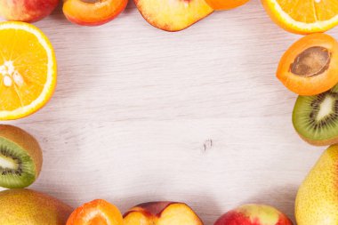 Doğal meyve besleyici vitamin ve mineraller sağlıklı yaşam için metin veya yazıt için yer içeren çerçeve