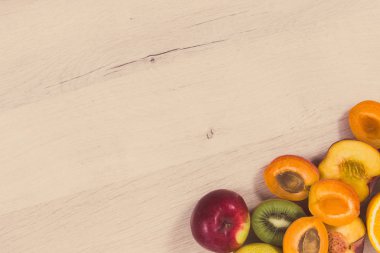 Taze sağlıklı besin kaynağı doğal vitaminler, diyet lifi ve mineraller, kopya alanı metin veya beyaz tahta üzerinde yazıt için
