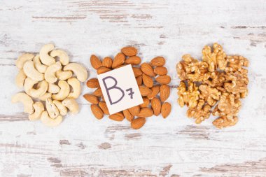 Çeşitli fındık ve badem kaynak vitamin B7, diyet lifi ve doğal mineraller, besleyici yemek kavram olarak