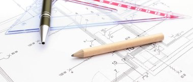 Elektrik diyagramları ve aksesuarları kullanılmak üzere mühendis işleri, ev bina kavramı